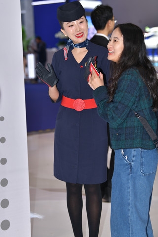 东航厚黑丝空姐9534（完整版）