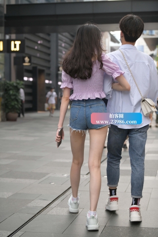 ★街拍热裤小女友★