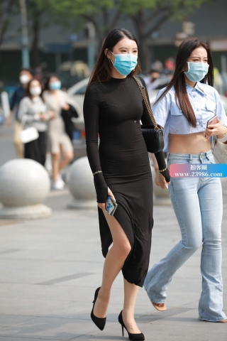 修身长裙街拍美女
