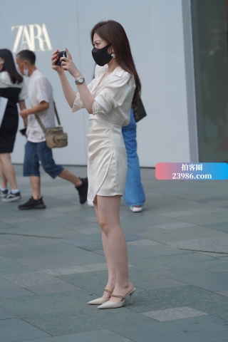 查看完整内容：高颜值美Zu小姐姐 - 共24张图片