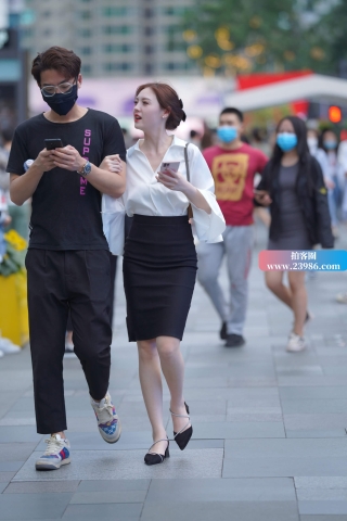 希望大家都能有这么漂亮的女朋友