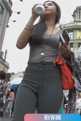 查看完整内容：边走边喝奶的丰满紧身美臀美女 [741 MB]（视频版） - 共6张图片