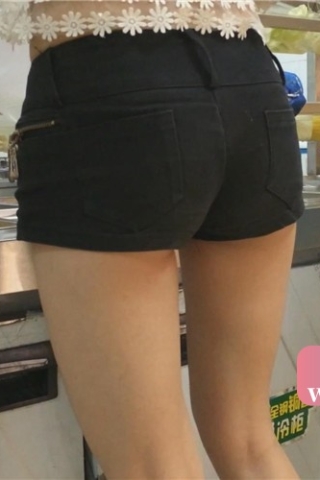 查看完整内容：极品透视装美女跟男友吃麻辣烫 [1.96 GB]（视频版） - 共10张图片