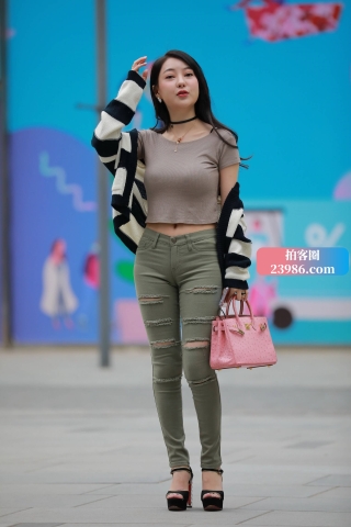 查看完整内容：美女肉嘟嘟的脸蛋 - 共21张图片