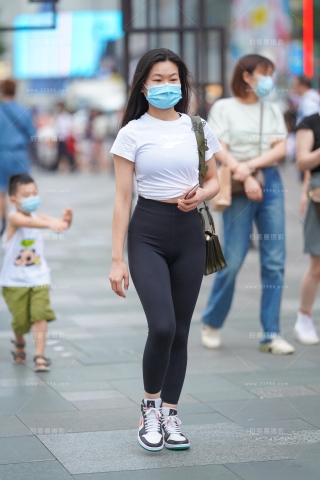 永不过时的黑色瑜伽裤