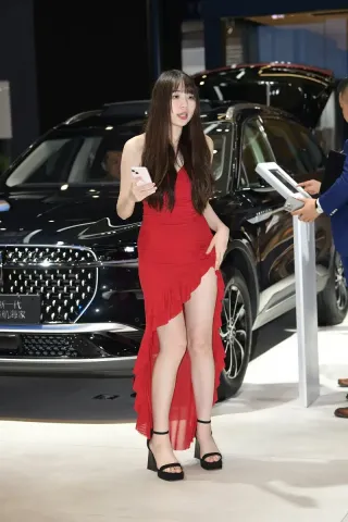 红色长裙美女（完整版）