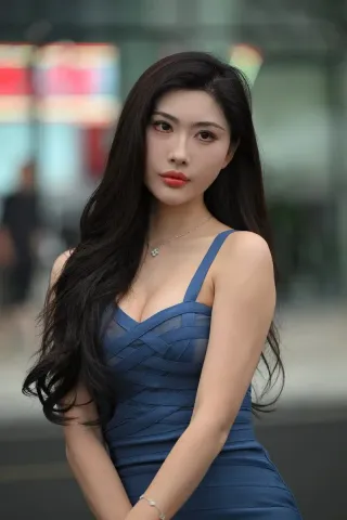 蓝色吊带修身裙美女（完整版）