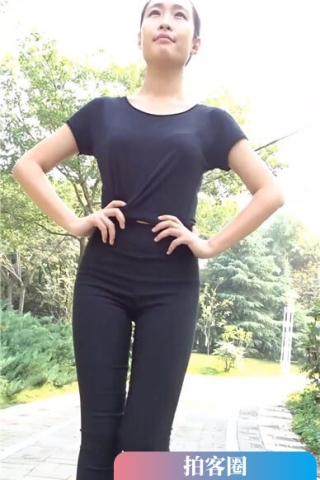 查看完整内容：长腿高跟模特公园草地拍摄 [5.45 GB]（视频版） - 共12张图片