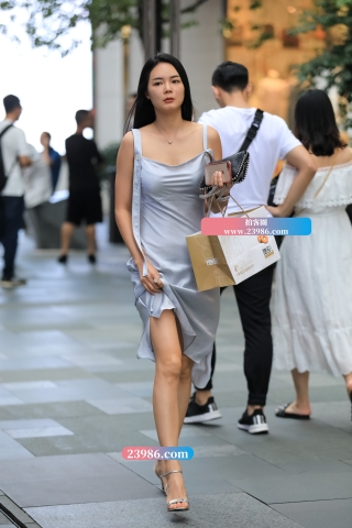 【凯恩赛帖】背影迷人 时尚猫步扭起来!