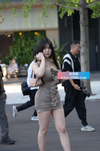 街拍微胖好身材短裙美女 【第一篇】（完整版）