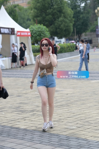 夏日美腿，清凉白皙~