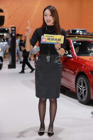 直播卖车的黑丝气质美女（完整版）