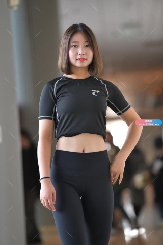 【红石赛帖】性感紧身裤美女