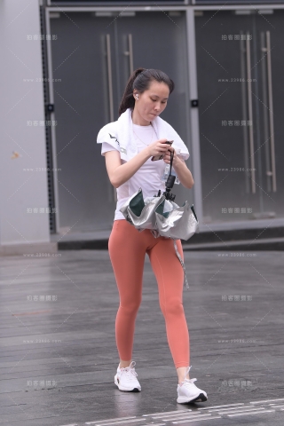 查看完整内容：魅力粉红紧身裤 - 共17张图片