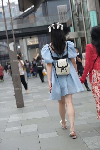 搭讪街拍甜美蓝裙气质小仙女