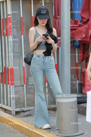 浅蓝紧身牛仔裤美女（城市版）（完整版）