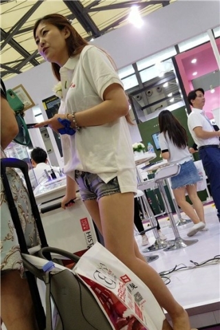 4k超清，极品热裤饱满美三角长腿美女（视频版）