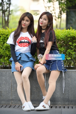 两位妹子