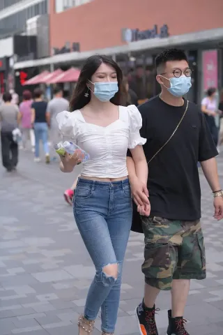 牛仔裤美腿女友