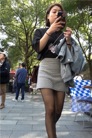 4K - 街拍黑丝大头皮鞋黑衣服MM [1.38 GB/MP4]（视频版）