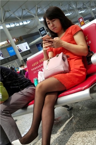 查看完整内容：4k超清，极具气质的黑丝高跟鞋包臀裙美少妇（视频版） - 共10张图片