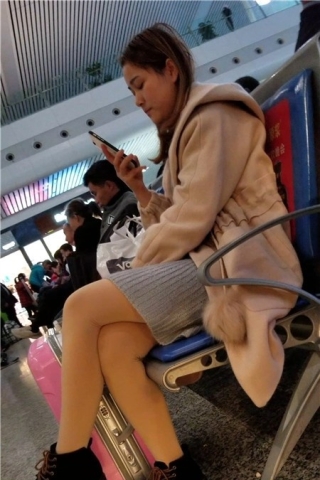 查看完整内容：4k-肉丝袜美腿小清新美女（视频版） - 共6张图片