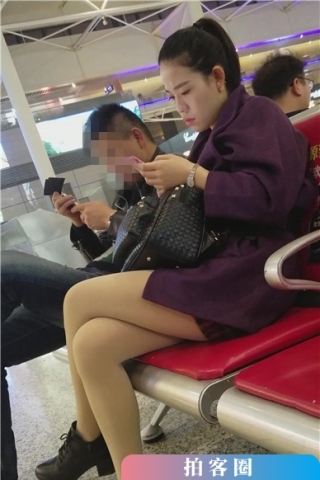 查看完整内容：4k-车站候车室拍摄一大嘴美女，长腿加肉色丝袜。（视频版） - 共8张图片