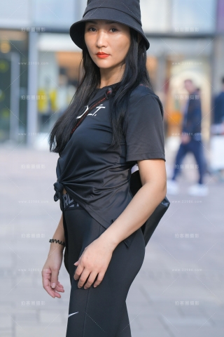 【红石赛贴】黑色紧身裤**