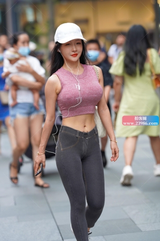 凹凸有致的紧牛小姐姐