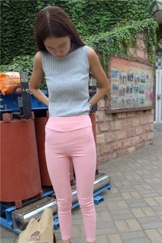 查看完整内容：小美紧臀粉裤模拍原版无水印视频上部 [2.16 GB]（视频版） - 共12张图片