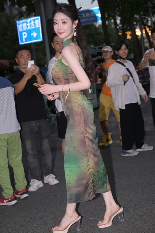 身姿摇曳风情万种【原图➕视频】