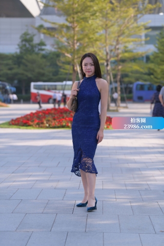 搭讪街拍蓝色长裙美姐