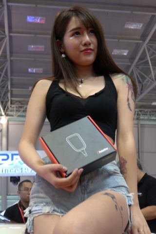 4K-车展现场超碰性感长腿美女靓模 [1.88 GB]（视频版）