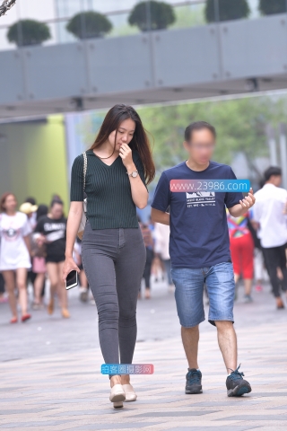 【街拍之魂赛帖】可爱的紧牛美女