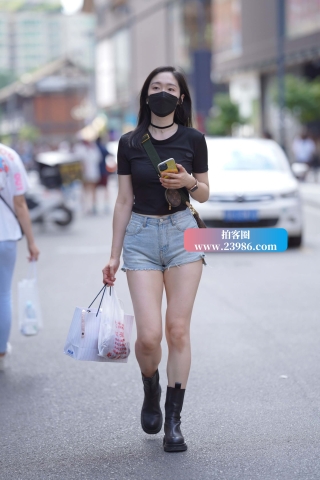 街拍短靴热牛小姐姐