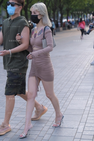 查看完整内容：【红石赛贴】性感包臀裙美女 - 共15张图片