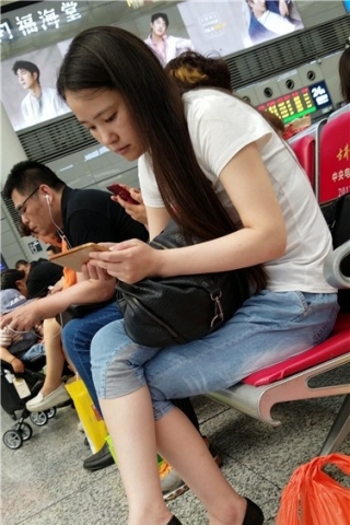 查看完整内容：4k超清，高跟美腿七分紧身蓝牛美眉（视频版） - 共8张图片