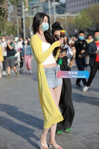 高挑美腿小姐姐