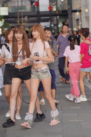 热裤姐妹