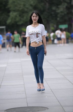 查看完整内容：搭讪街拍紧牛美眉 - 共17张图片