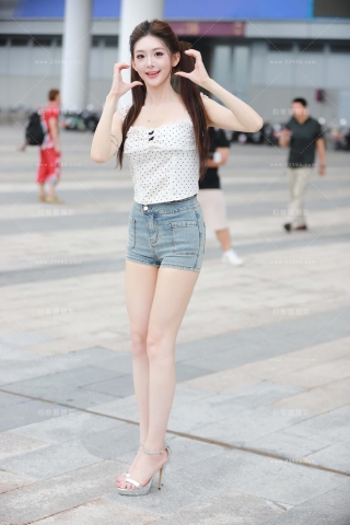 可爱热裤长腿网红粥粥酱 【图片➕视频】