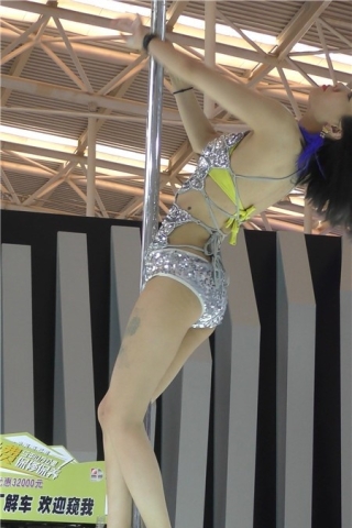 查看完整内容：4k-性感美女钢管舞表演（视频版） - 共10张图片