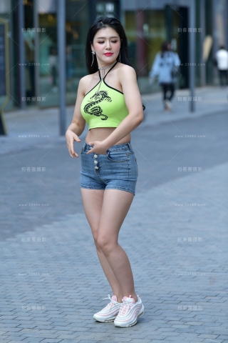 ★妩媚牛仔热裤美女