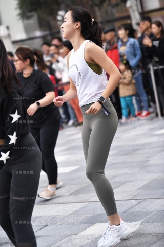 查看完整内容：【咔喳赛贴】一起扭动 - 共17张图片