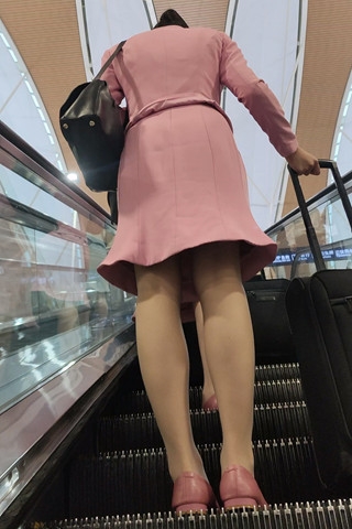 4K视频吉祥航乘务组空姐灰肉丝仙女般年轻（视频版）