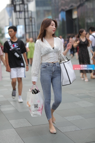 【凯恩赛贴】紧牛美腿小姐姐 吸引力十足