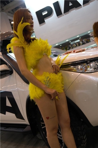 查看完整内容：4K-性感大长腿火辣身材高跟鞋美女靓模（视频版） - 共8张图片