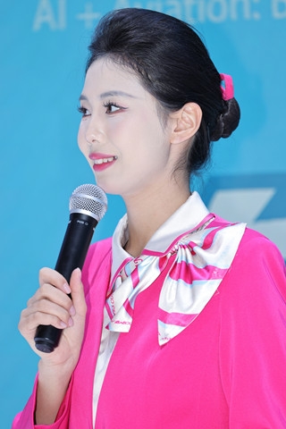 长龙航空空姐兼主持人（完整版）