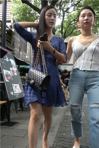 4K 气质性感街拍美女姐妹（视频版）