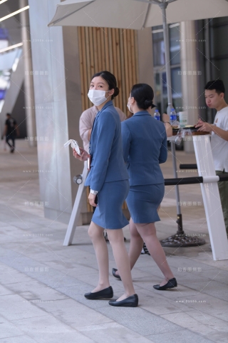 双制服工装美女下班啦~